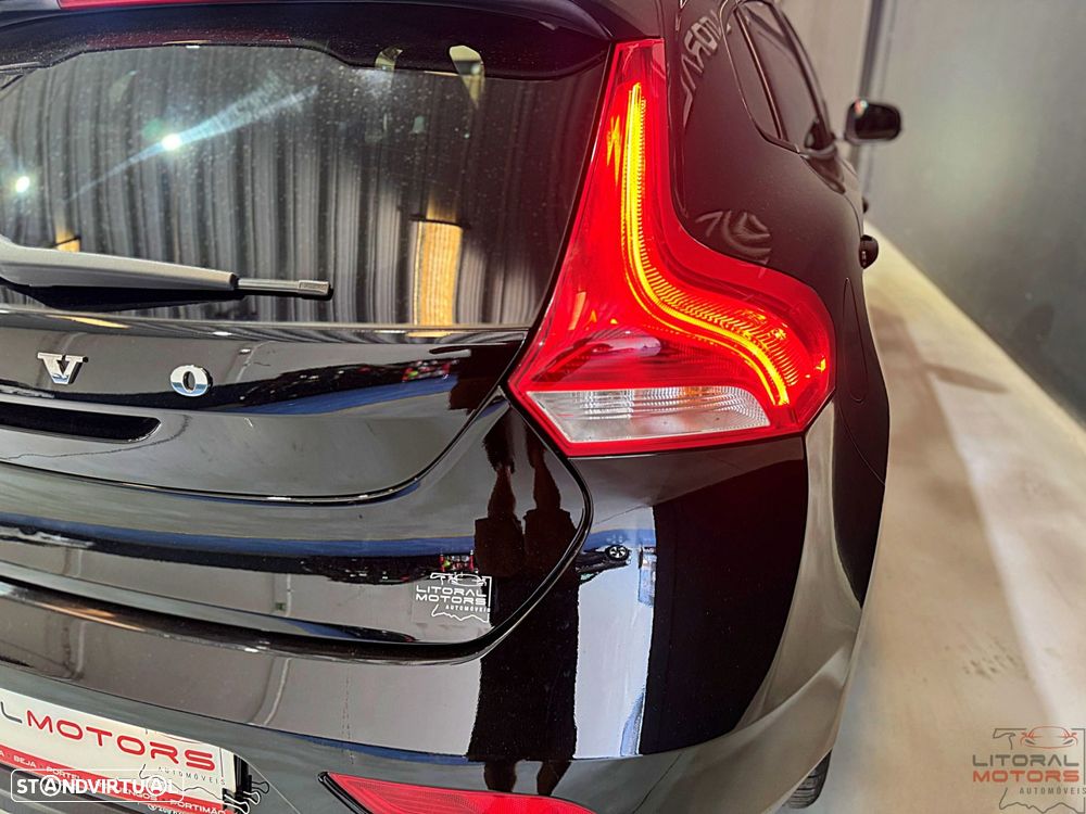 Volvo V40 D2 Black Line - 12