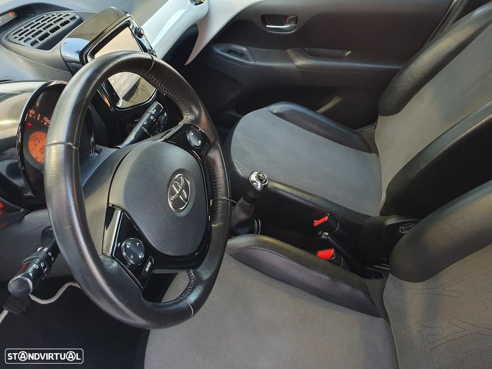 Toyota Aygo 1.0 X-Play+AC+X-Touch - 18