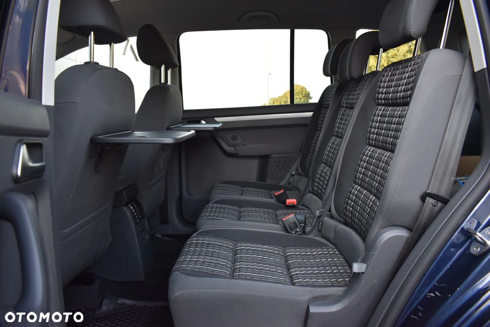 Volkswagen Touran - 13