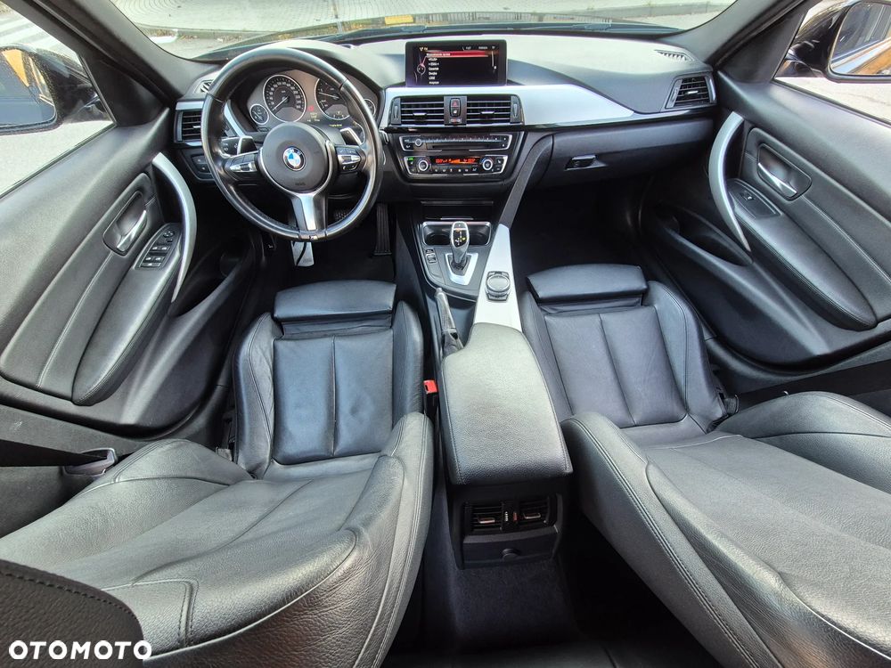 BMW Seria 3 320d xDrive M Sport - 24