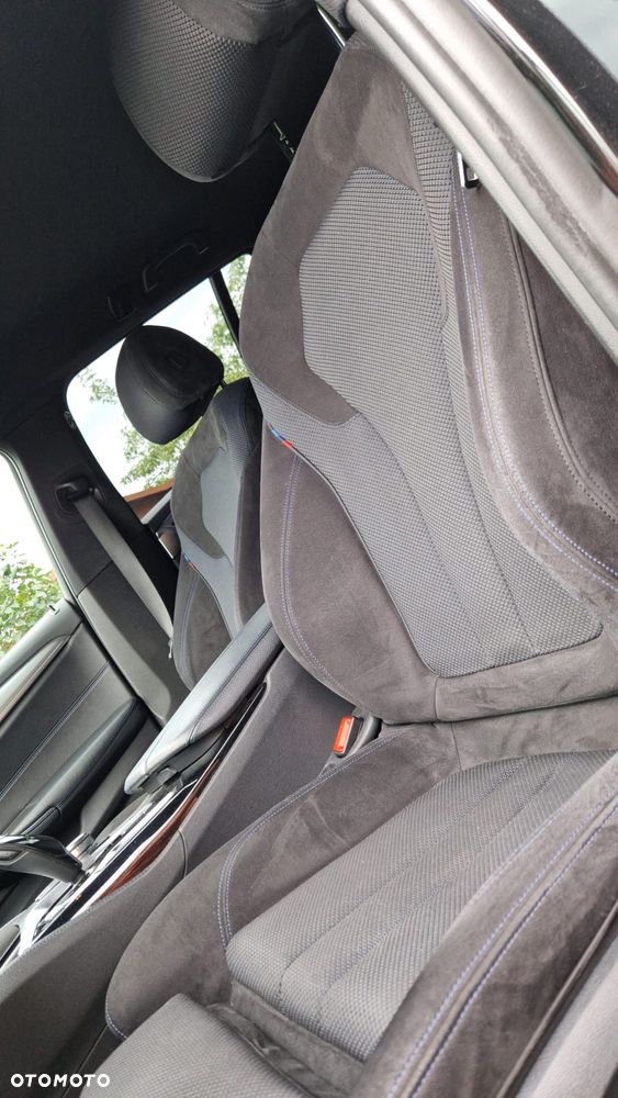 BMW Seria 5 520d xDrive - 12