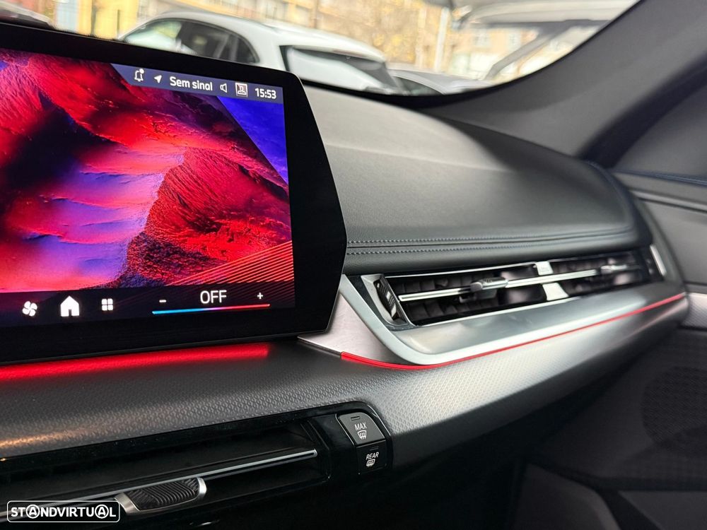 BMW iX1 eDrive20 Pack Desportivo M - 51