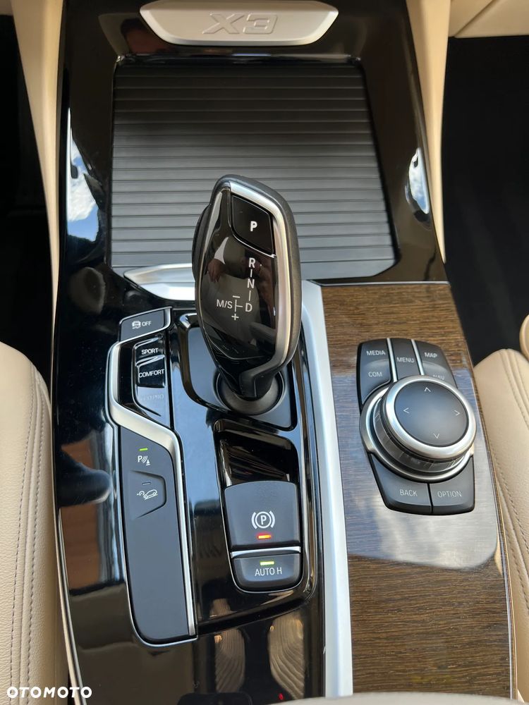 BMW X3 xDrive20d Luxury Line - 13