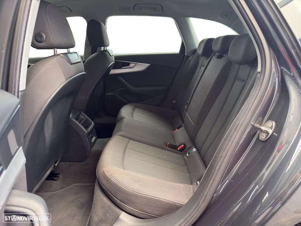 Audi A4 Avant 2.0 TDI Business Line - 13