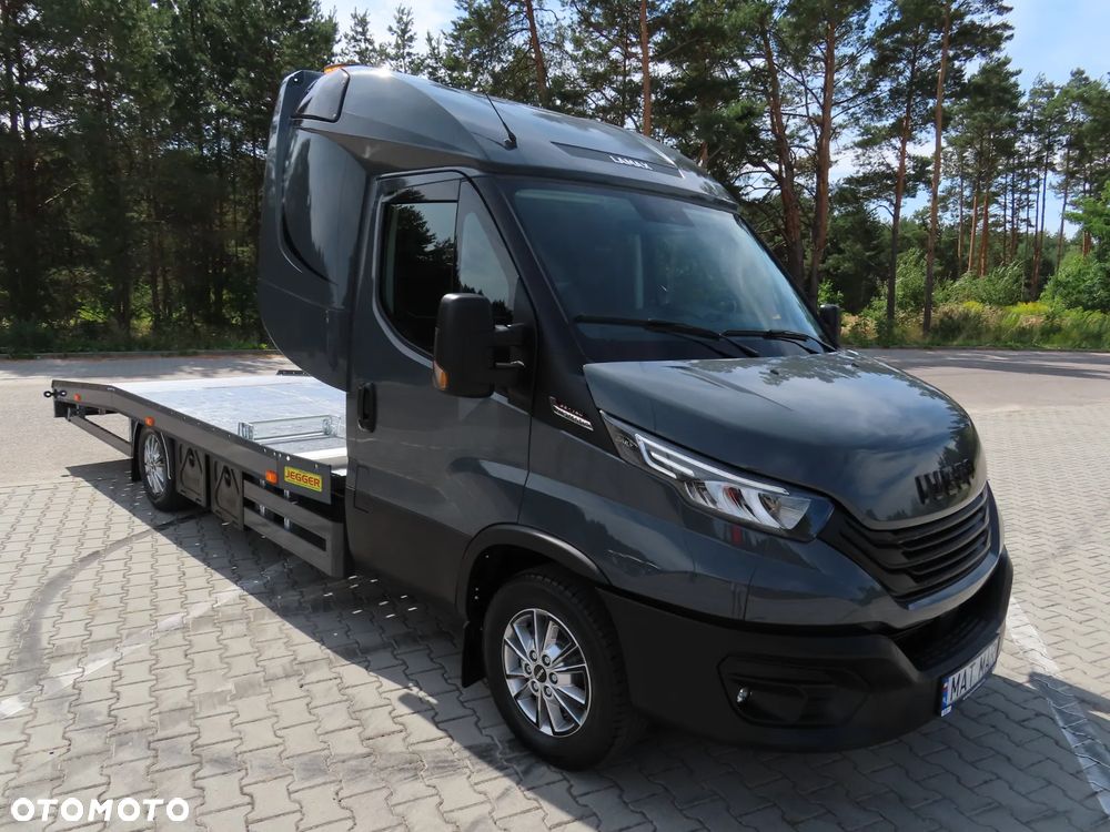 Iveco DAILY 35S18 3.0 HPI 180 KM POWER Hi-Matic AUTOMAT JEGGER Laweta POMOC DROGOWA Przewóz Pojazdów AUTOLAWETA 5100 mm Dł. Platformy DMC 3500 Kg Rozstaw Osi 4100 mm WZMACNIANE Zawieszenie Adaptacyjne Pneumatyczne Tylna Kabina Sypialniana LAMAX FULL LED Pełna Opcja Wyposażenia STAN JAK NOWY OKAZJA DOSTEPNA I GOTOWA - 9