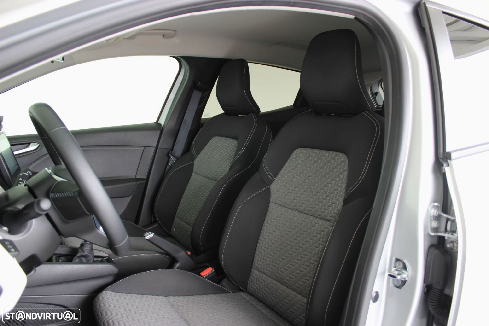 Renault Clio 1.0 TCe Limited Bi-Fuel - 32