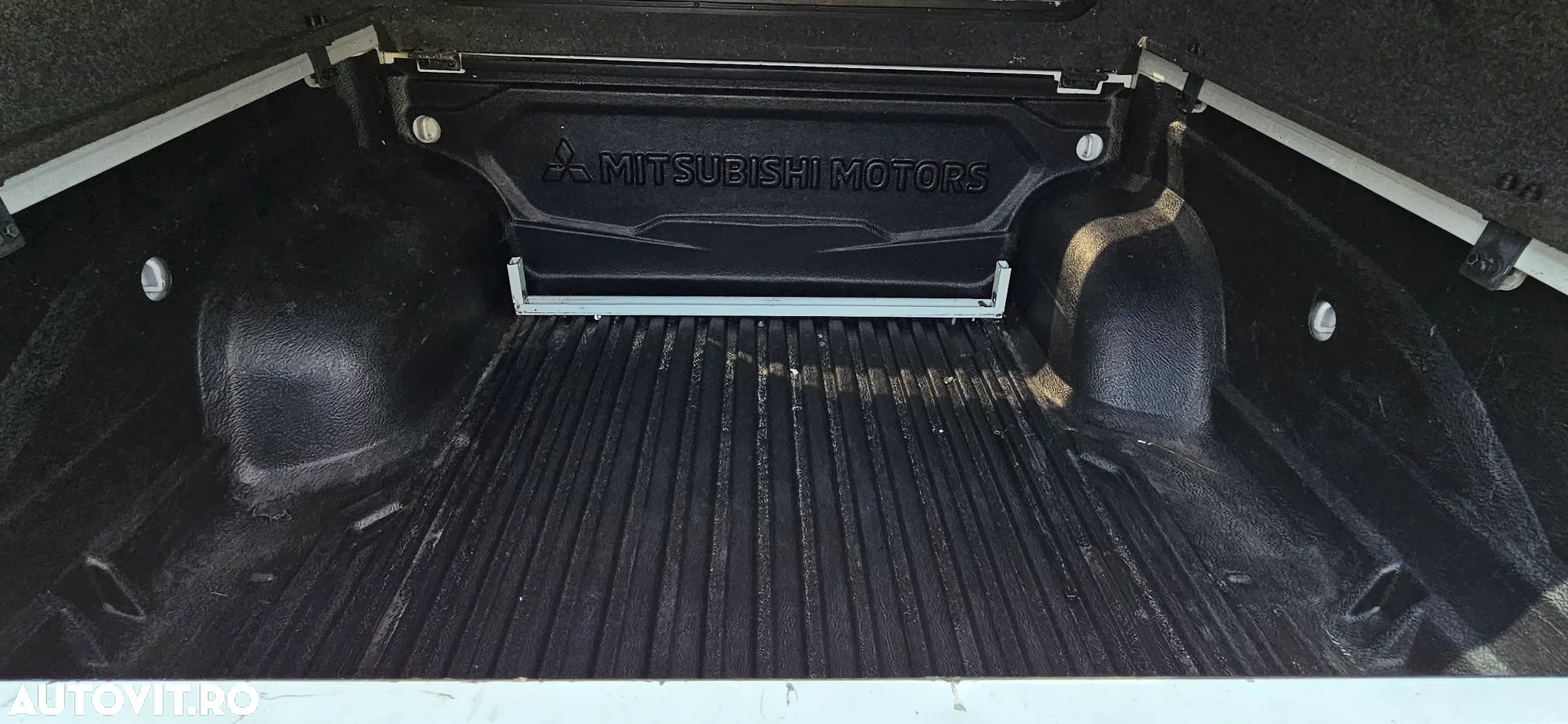 Mitsubishi L200 Double Cab 2.2 DI-D A/T Intense - 7