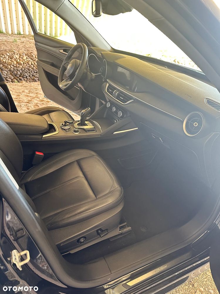 Alfa Romeo Stelvio 2.0 Turbo 16V AT8-Q4 Veloce - 19