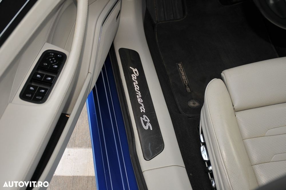 Porsche Panamera 4S Executive - 19