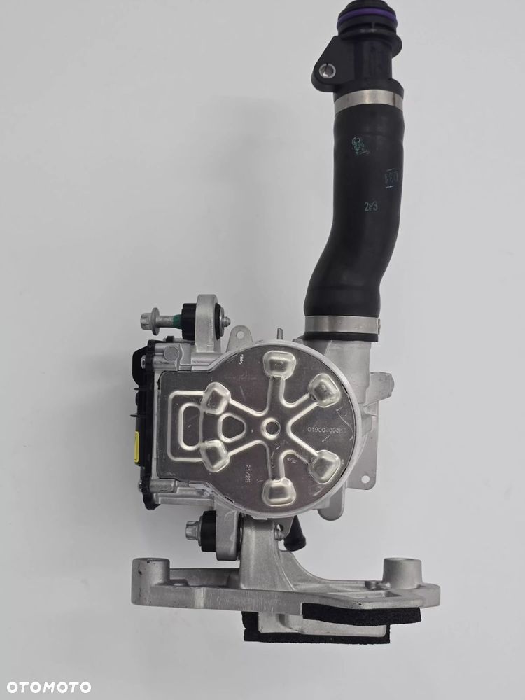 NOWA ORYGINALNA ELEKTRYCZNA POMPA WODY MERCEDES A2822000101 - 3