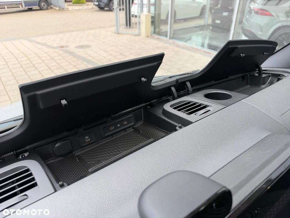 Mercedes-Benz Sprinter - 24