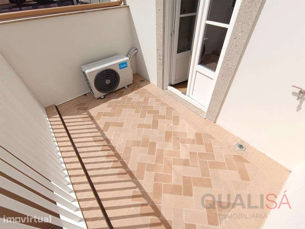 Apartamento T1+1 novo, equipado e mobilado, com varandas e lugar de... - Grande imagem: 3/24