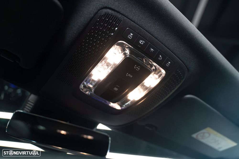 Mercedes-Benz A 250 e 8G-DCT AMG Line - 37