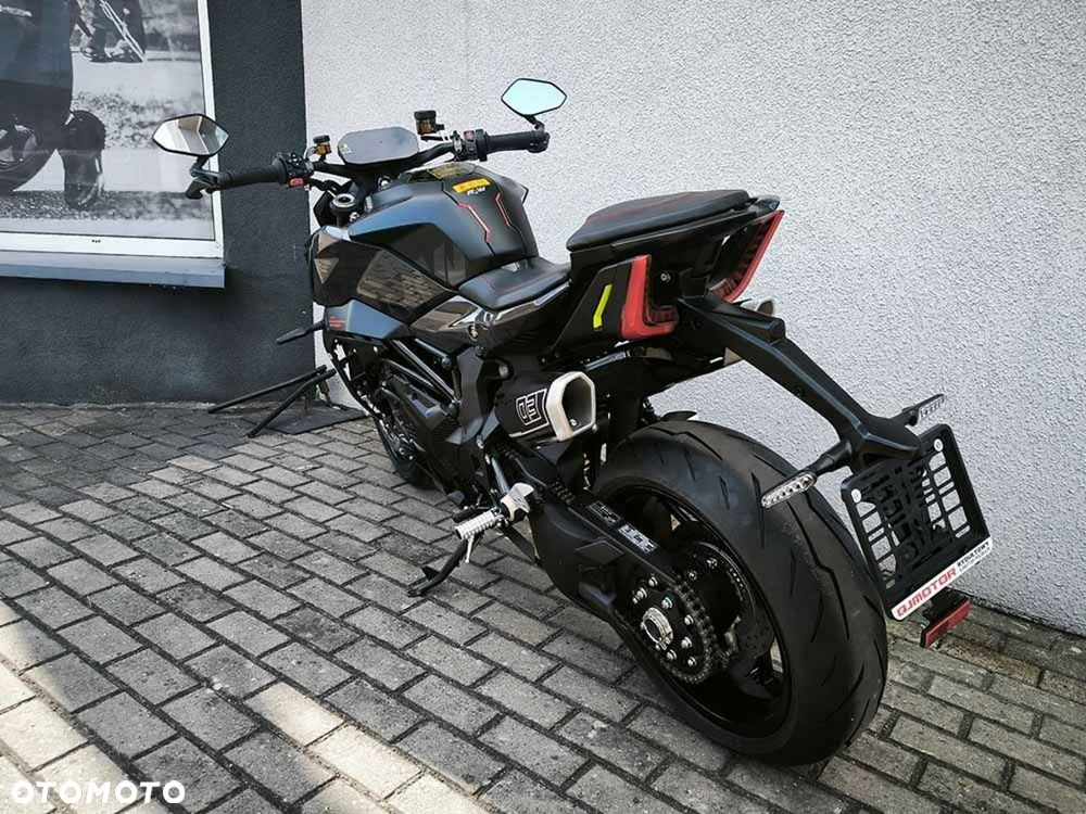 QJMOTOR SRK 921 - 8