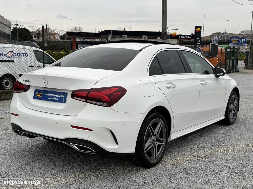 Mercedes-Benz A 250 Limousine e AMG Line - 11