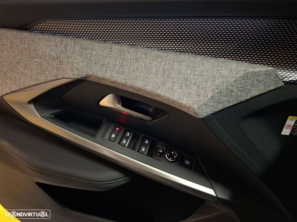 Peugeot 5008 1.6 Plug-in Hybrid Allure e-DCS7 - 23