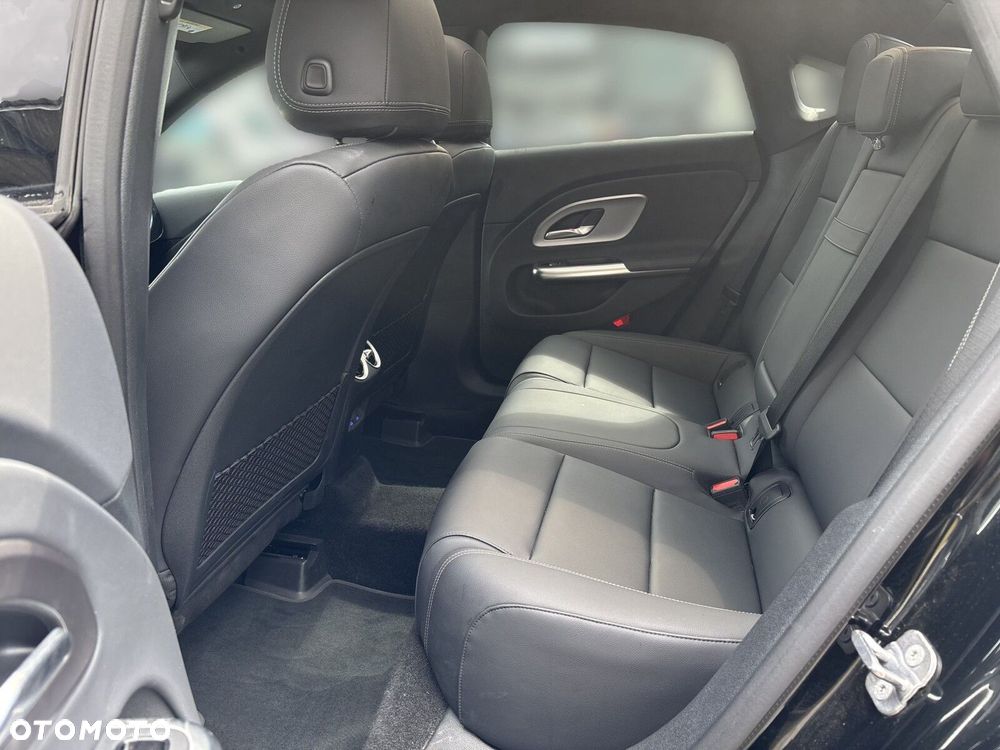 Mercedes-Benz CLA - 24
