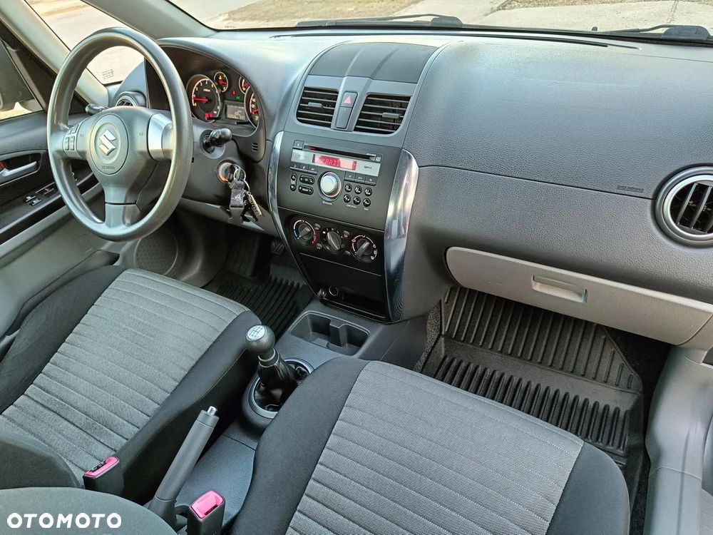 Suzuki SX4 1.6 Premium 4WD - 25