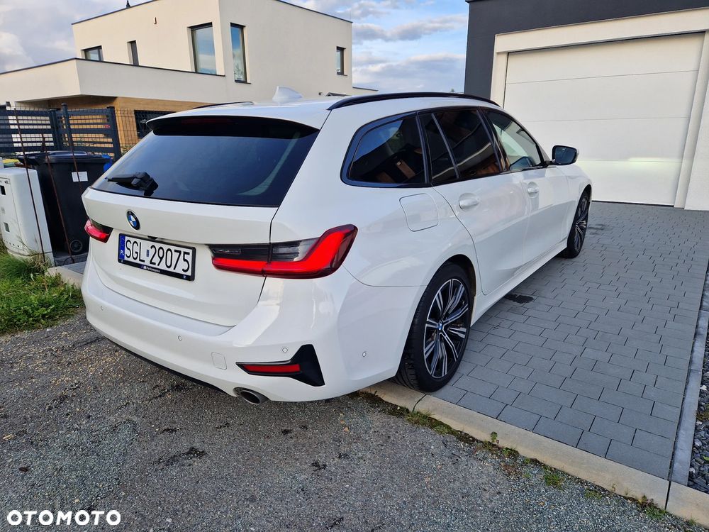 BMW Seria 3 318d Sport Line - 4