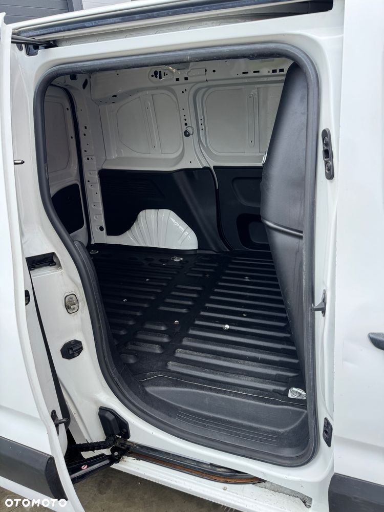 Peugeot Partner 1.5 2020 BLUEHDI BOGATA WERSJA STAN IDEALNY - 9