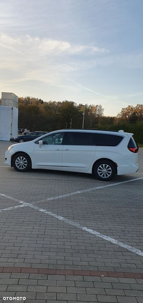 Chrysler Pacifica - 29