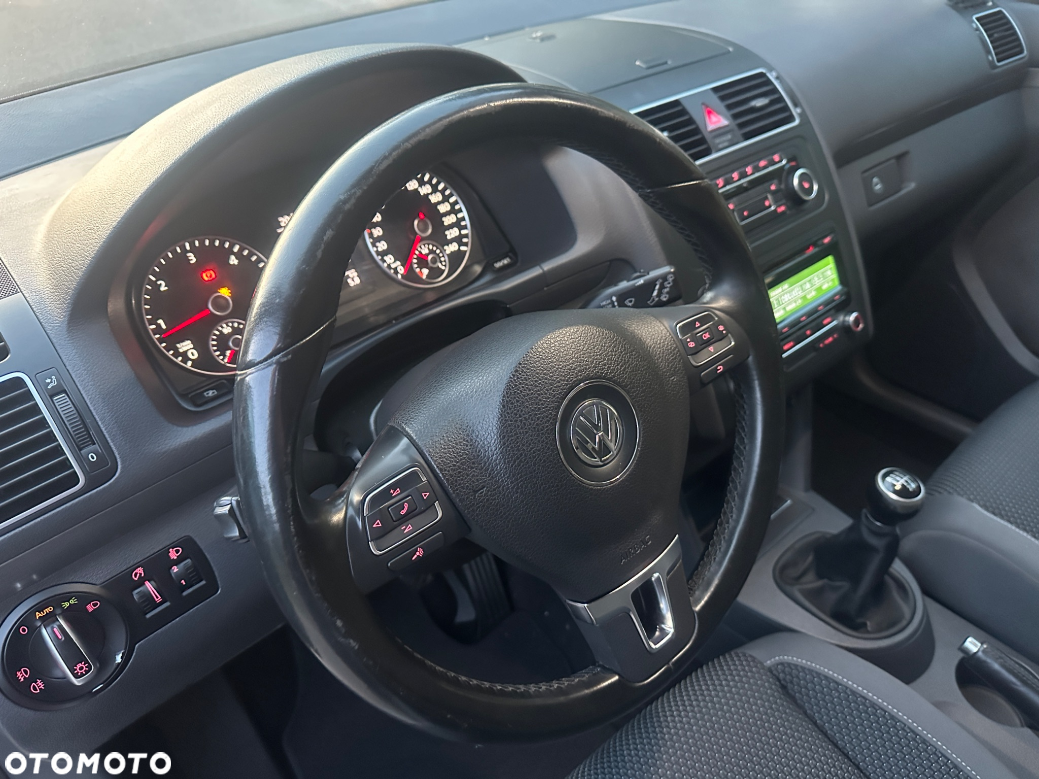 Volkswagen Touran - 6