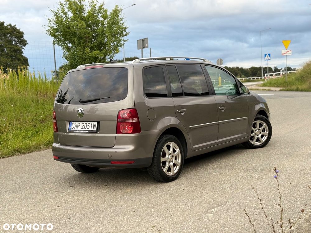 Volkswagen Touran - 3