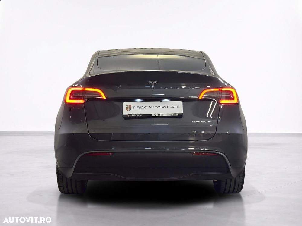 Tesla Model Y Long Range Dual Motor AWD - 5