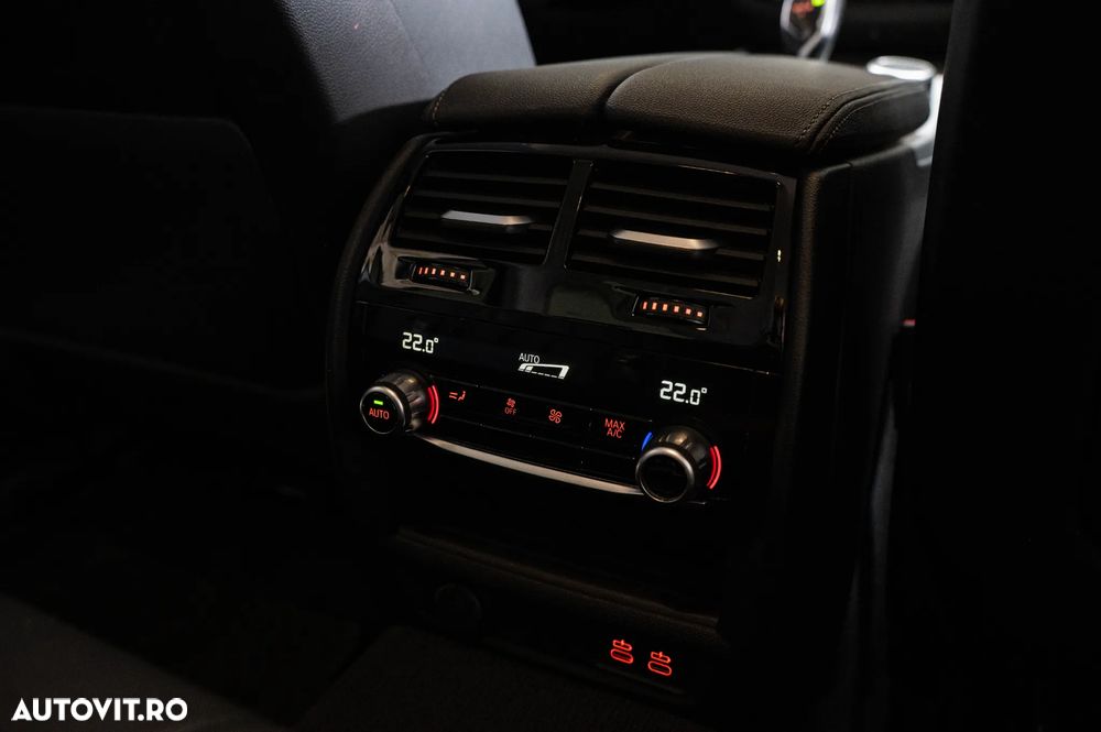 BMW Seria 5 520d Aut. Luxury Line - 32