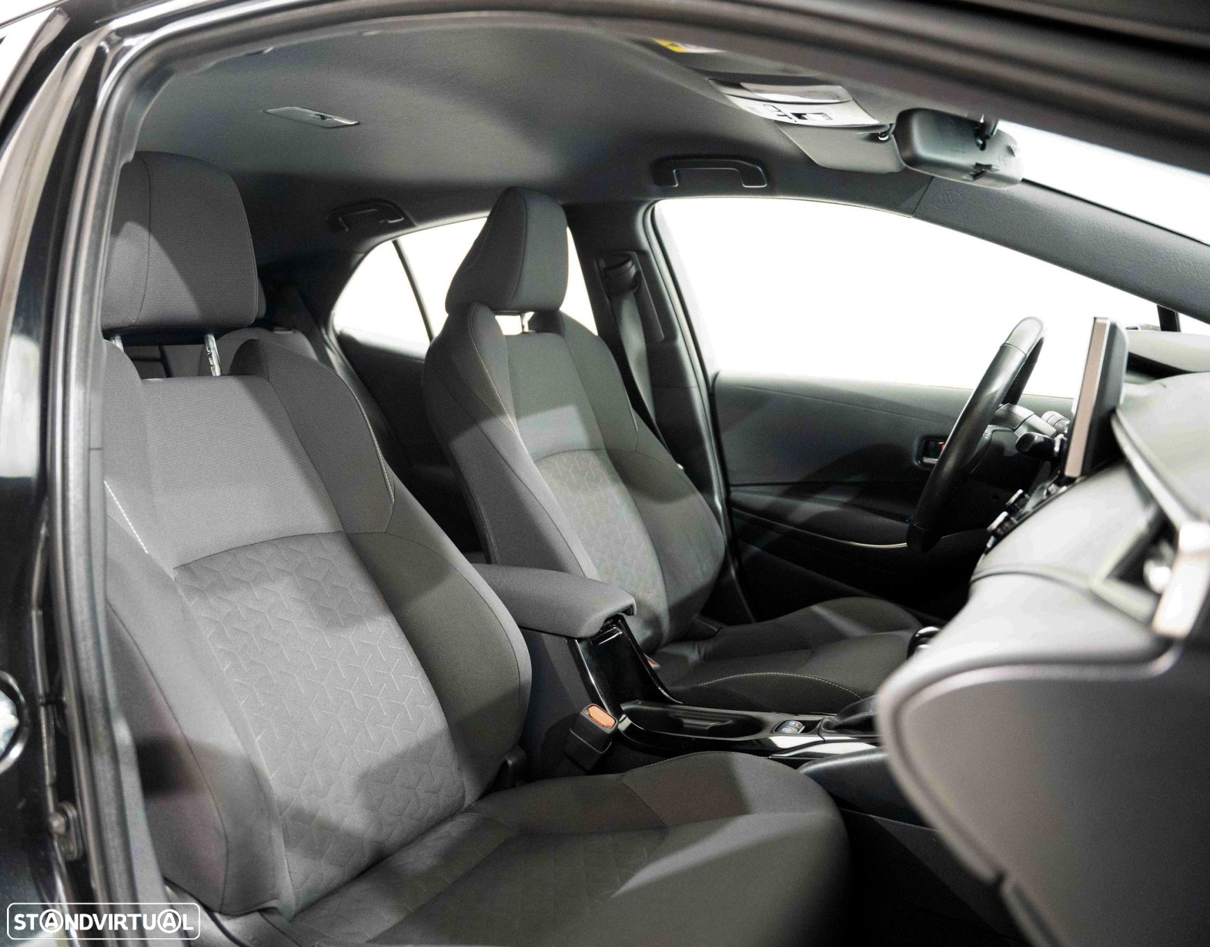 Toyota Corolla 1.8 Hybrid Comfort - 18