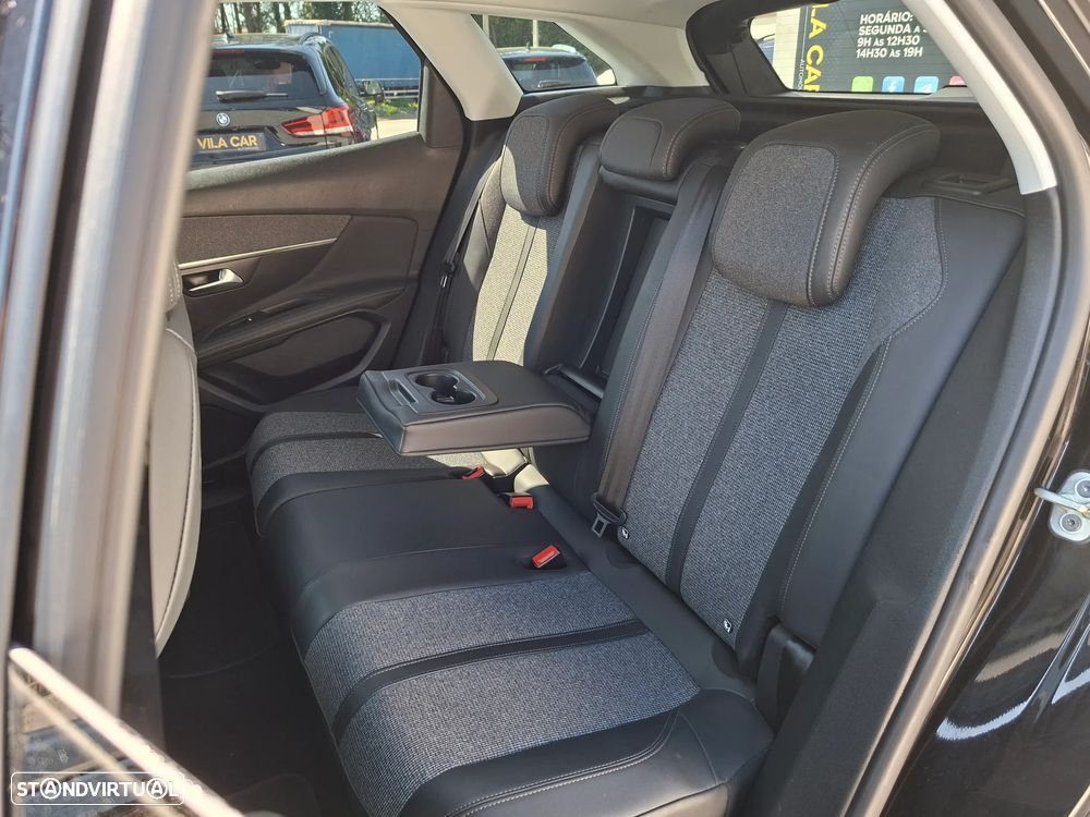 Peugeot 3008 PureTech 130 Stop & Start GPF Allure - 31