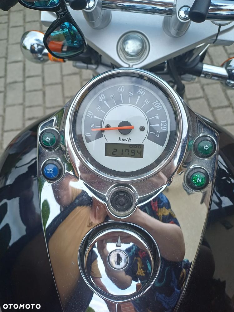 Suzuki Intruder - 14