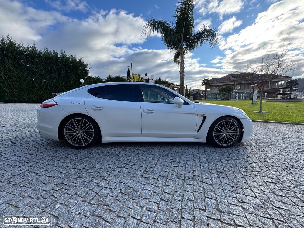 Porsche Panamera 4 PDK Platinum Edition - 9