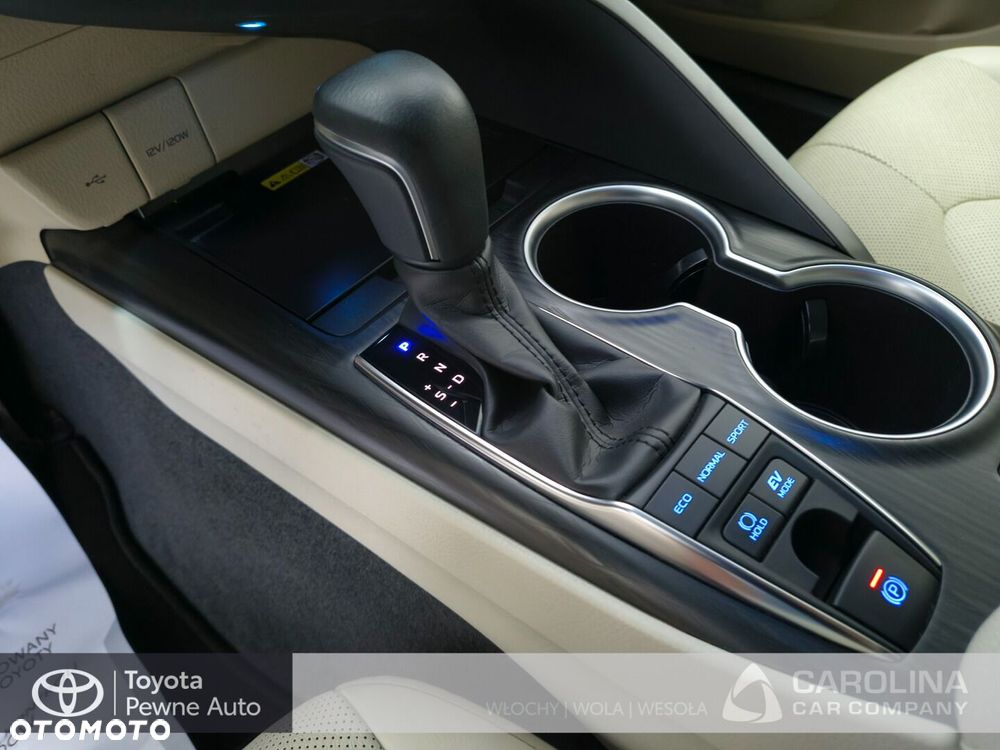 Toyota Camry 2.5 Hybrid Executive CVT - 12