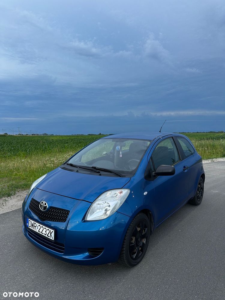 Toyota Yaris 1.0 Luna - 1