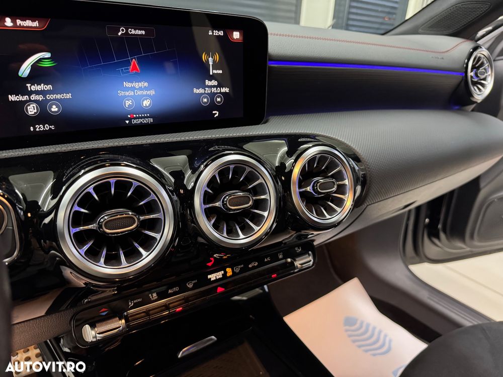 Mercedes-Benz CLA 250 e 8G-DCT AMG Line - 32