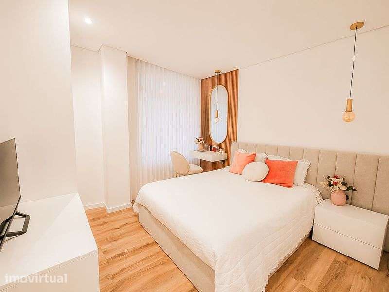 Apartamento/ Loja T2 vista mar, a 30 metros da marginal - Grande imagem: 3/11