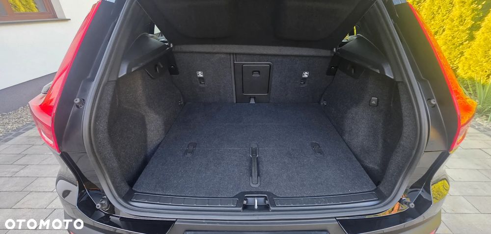 Volvo XC 40 B4 Plus Black Edition - 27