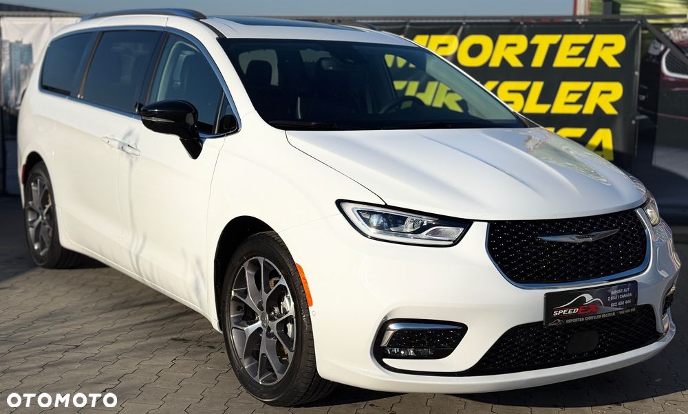 Chrysler Pacifica - 1