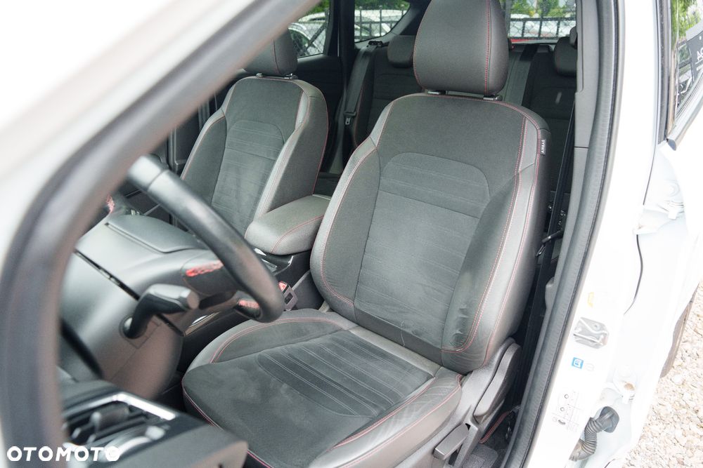 Ford Kuga 1.5 EcoBoost 2x4 ST-Line - 10