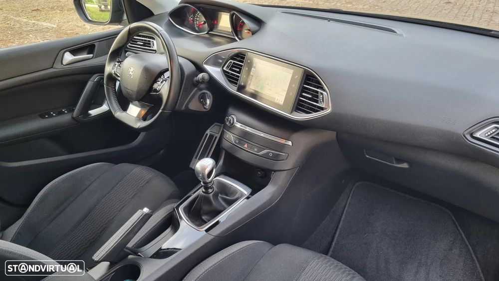 Peugeot 308 SW 1.2 PureTech GT Pack - 23