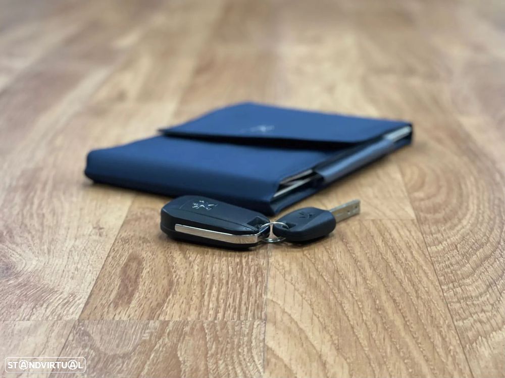 Peugeot 2008 1.2 PureTech Style - 13