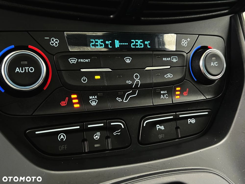 Ford Kuga 2.0 TDCi 4x4 Vignale - 30