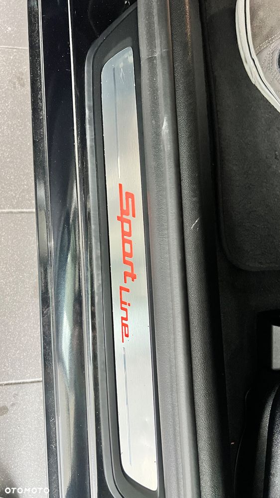 BMW Seria 5 520i Sport Line - 40
