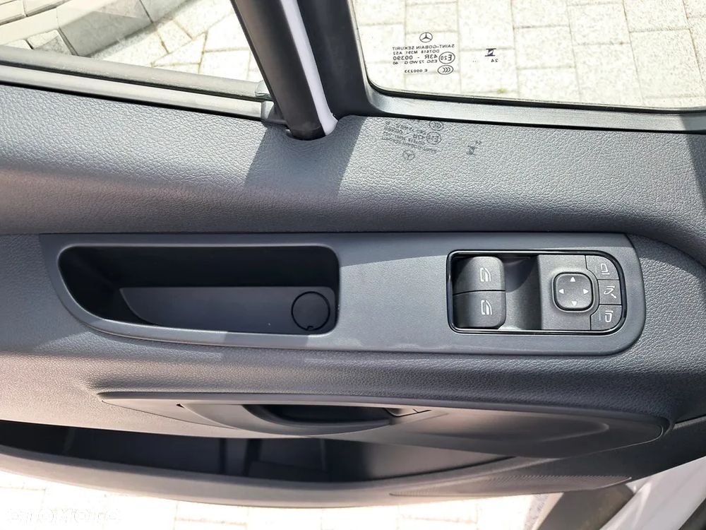 Mercedes-Benz Sprinter - 22