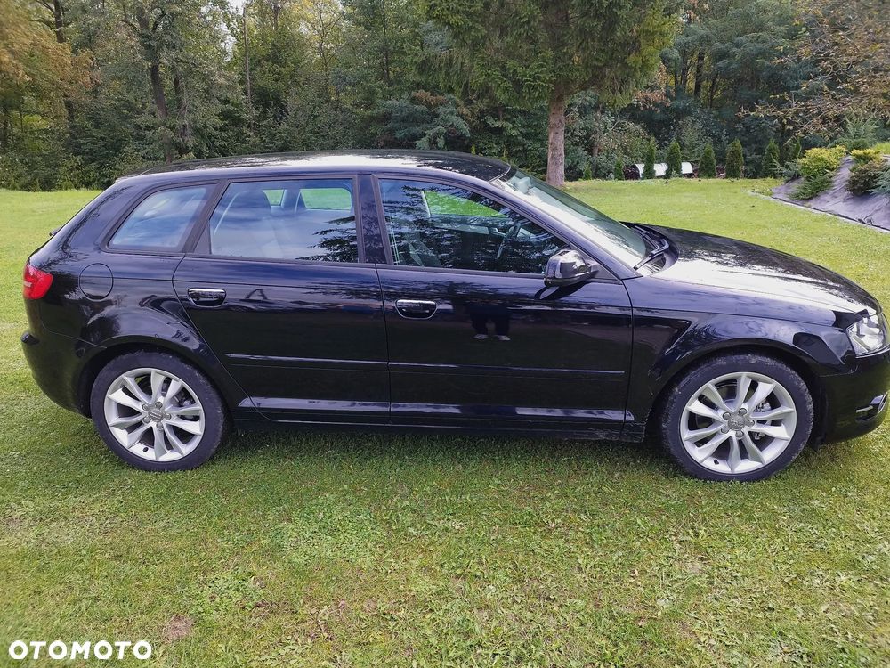 Audi A3 Sportback - 3