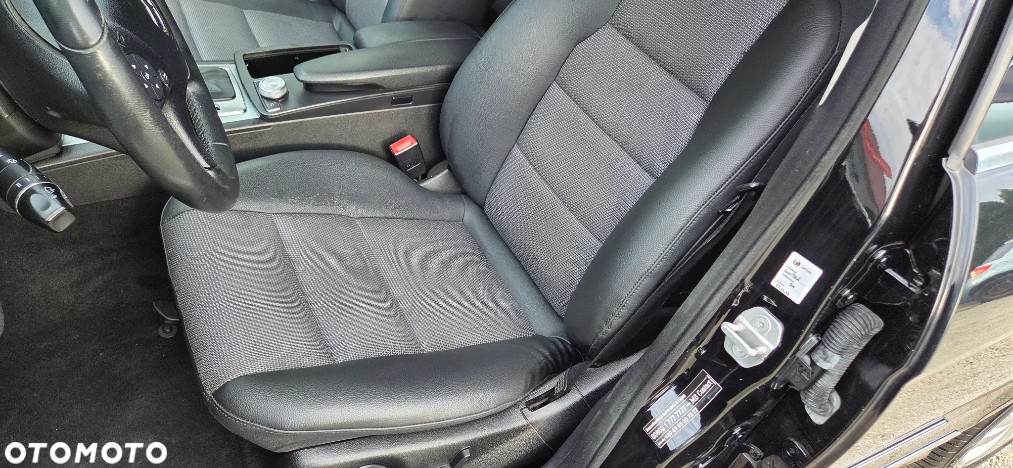 Mercedes-Benz Klasa C 180 T CGI Automatik BlueEFFICIENCY Avantgarde - 32
