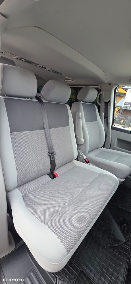 Volkswagen Caravelle - 13