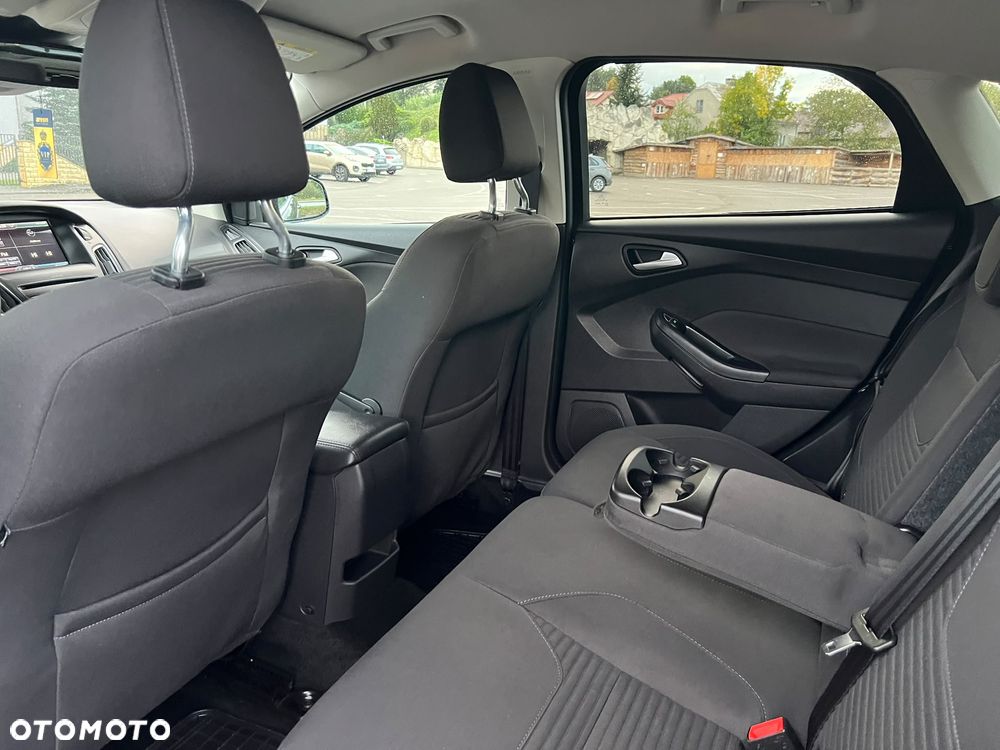 Ford Focus - 32