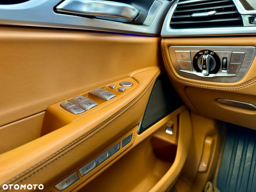 BMW Seria 7 740d xDrive - 19